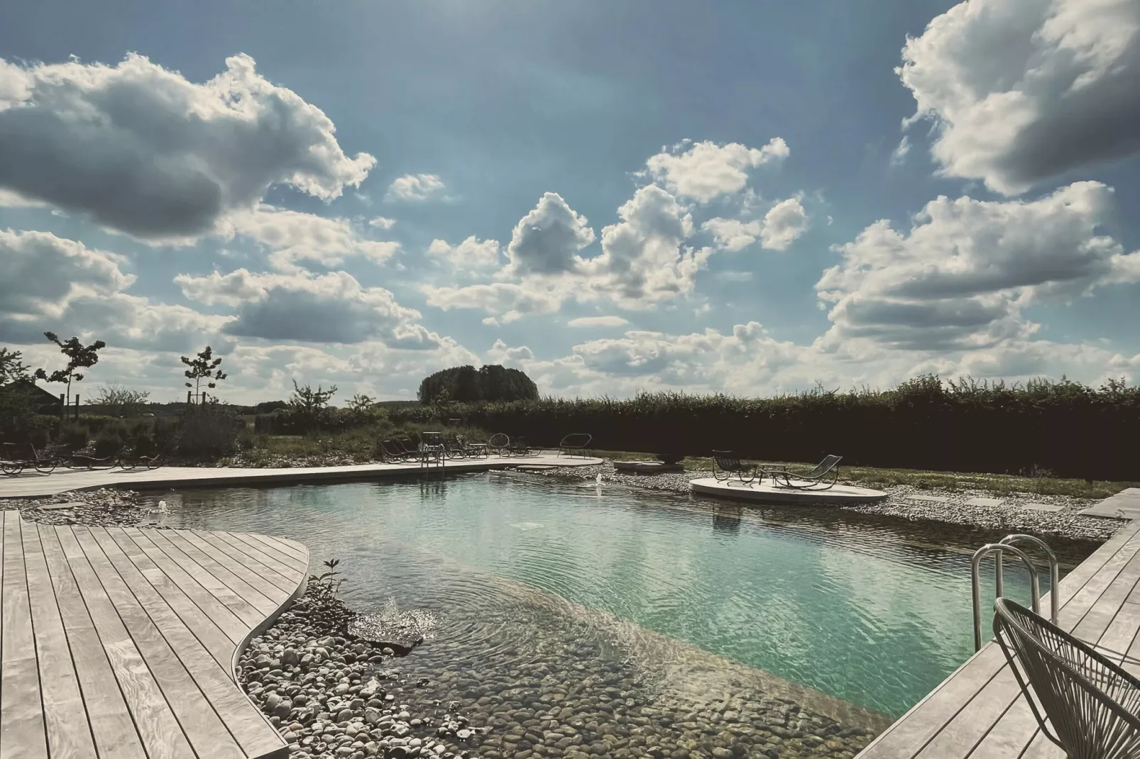 Au Milieu De Nulle Part-Pool