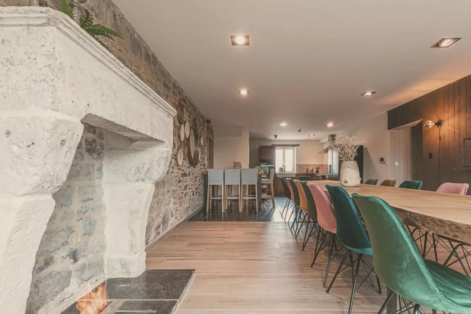Au Milieu De Nulle Part-Dining room