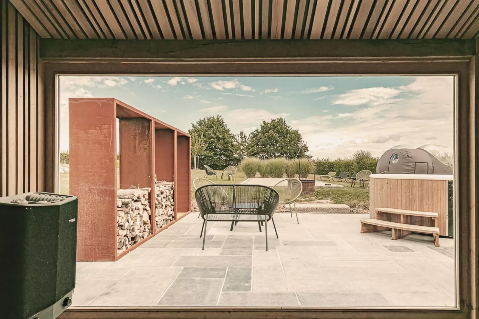 Au Milieu De Nulle Part-Terrace balcony