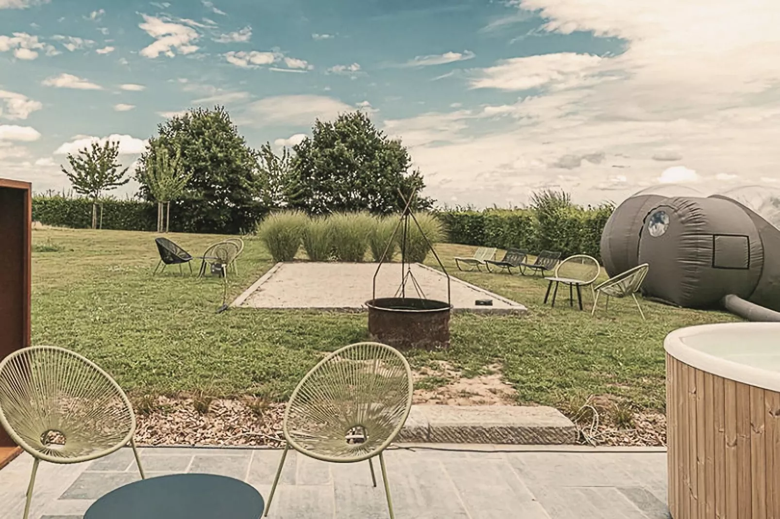 Au Milieu De Nulle Part-Gardens summer