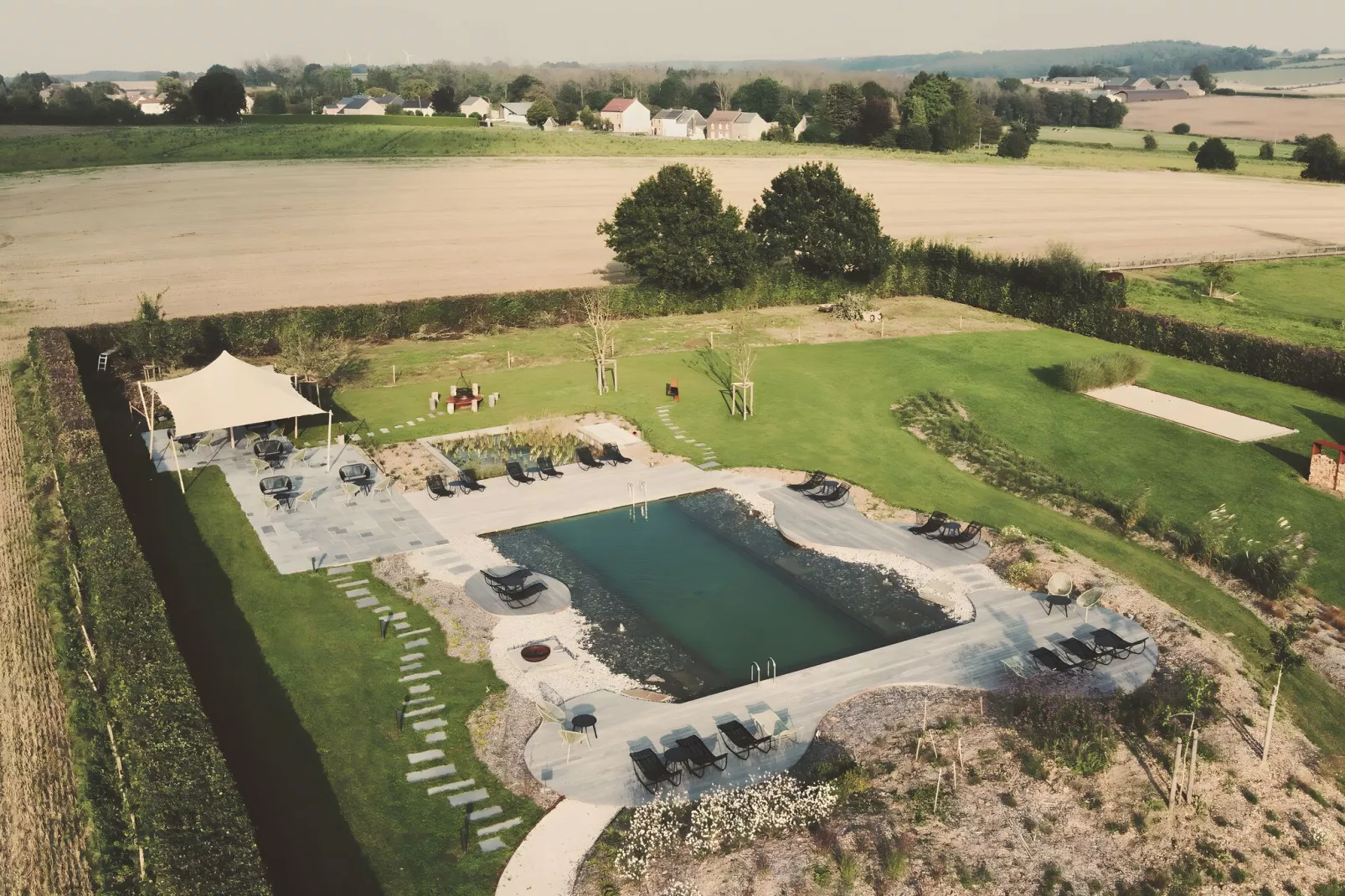 Au Milieu De Nulle Part-View summer