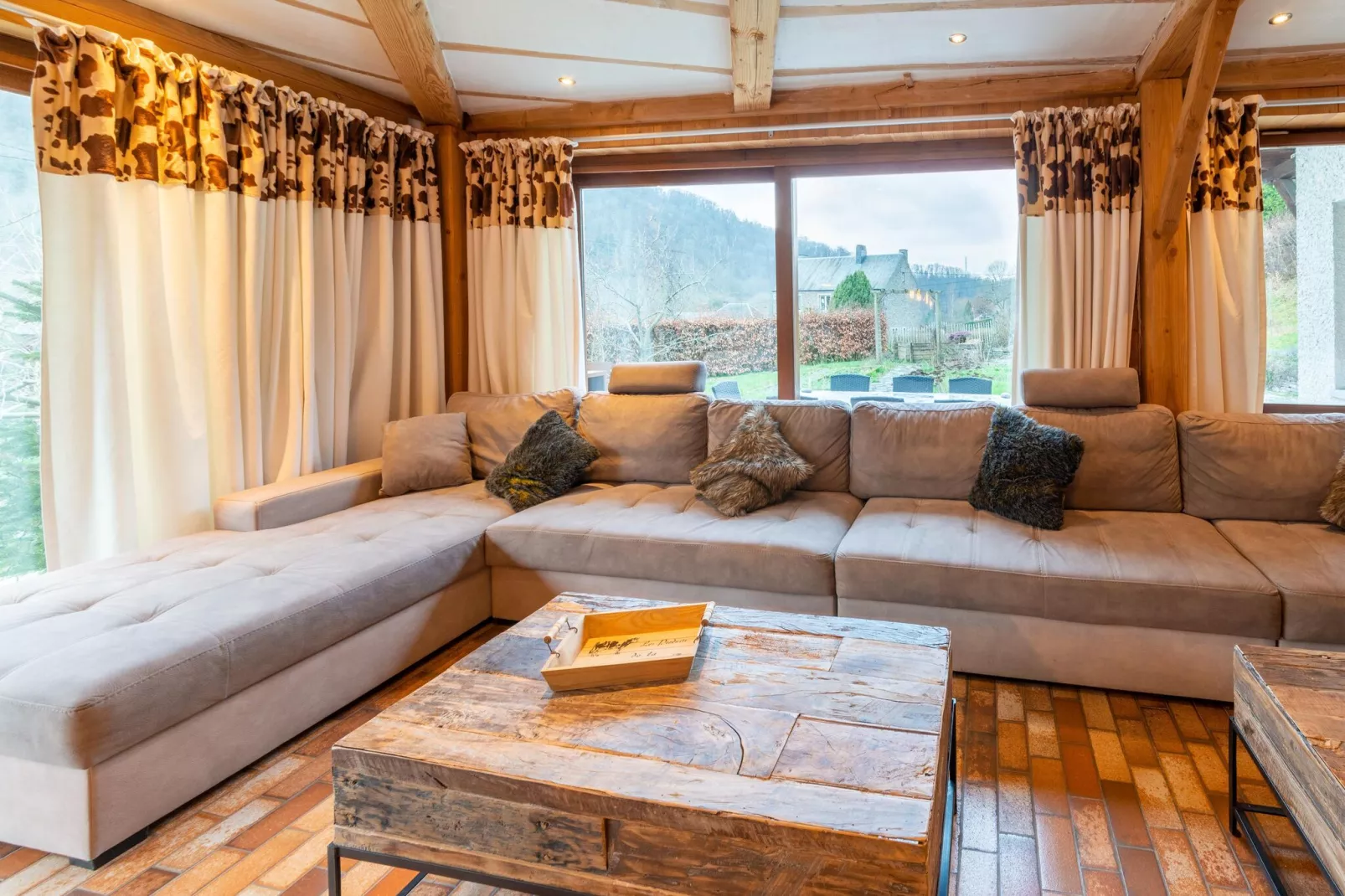 Leora Cocoon-Living room