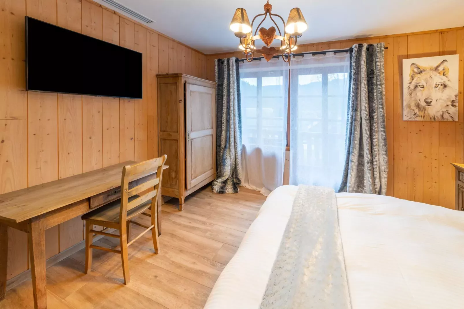 Leora Cocoon-Bedroom