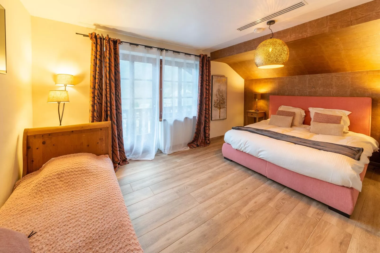 Leora Cocoon-Bedroom