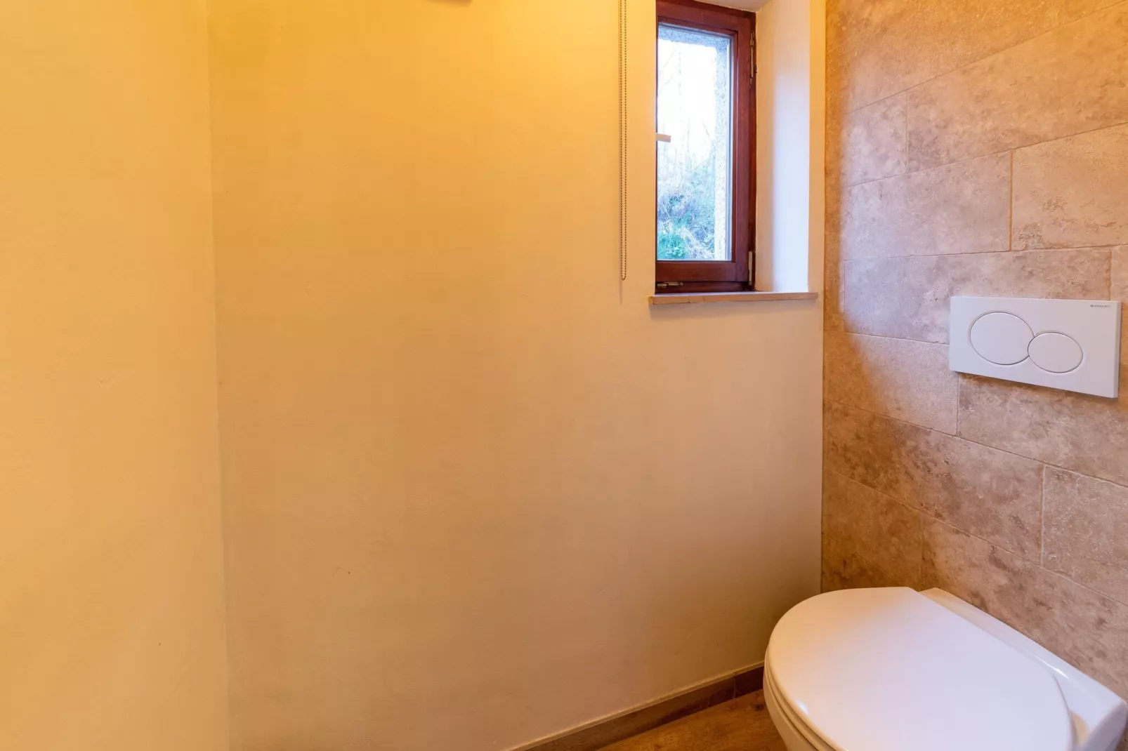 Leora Cocoon-Bathroom
