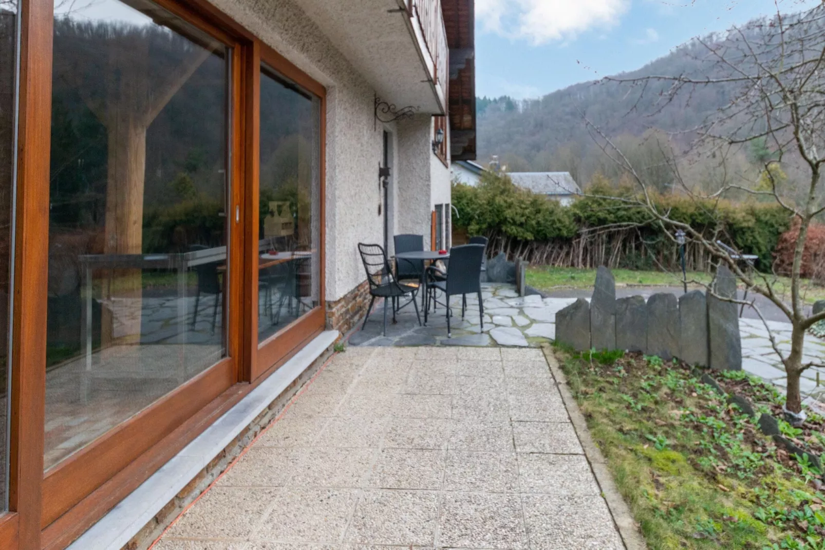 Leora Cocoon-Terrace balcony