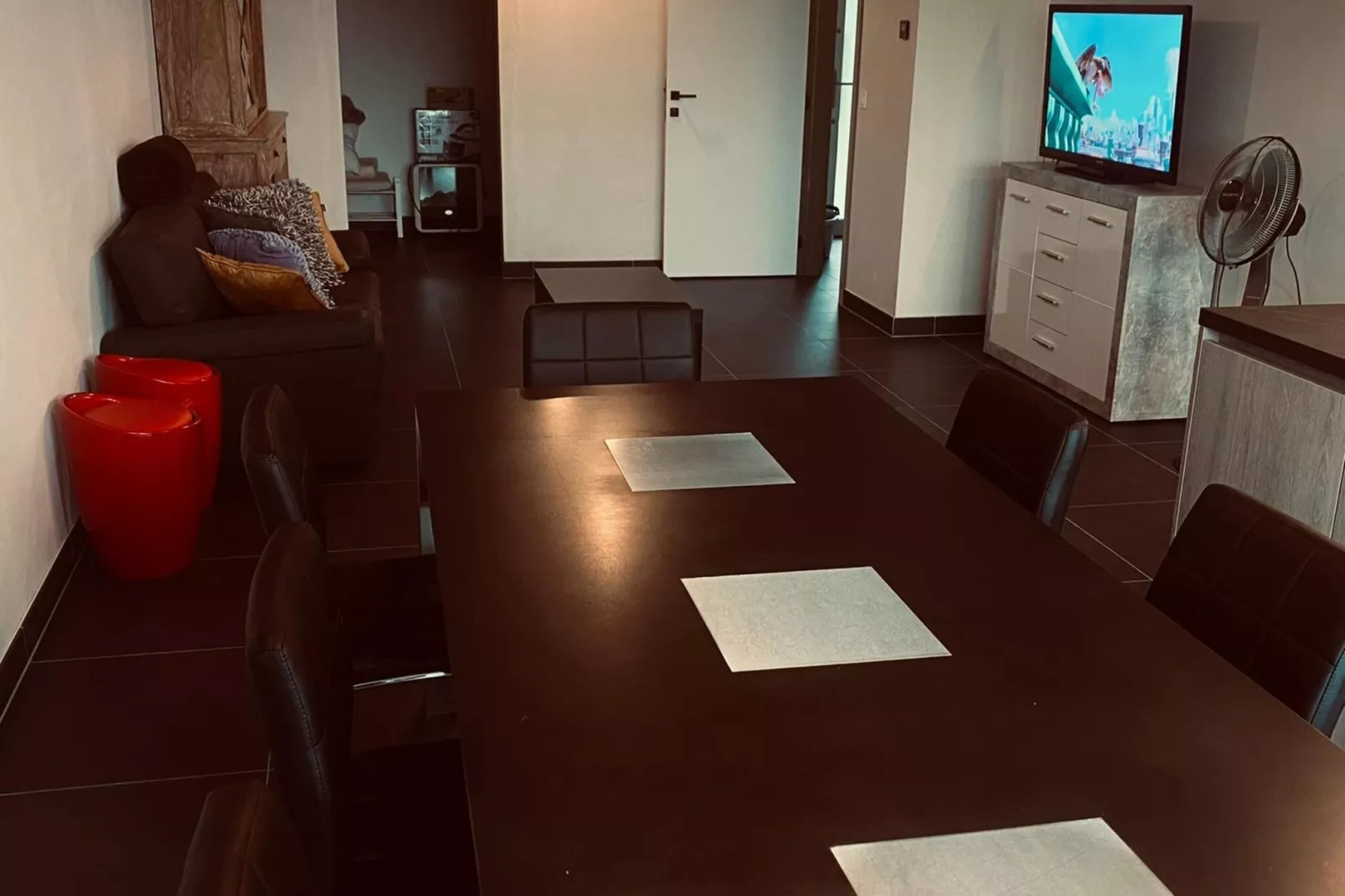Qualis Tempus-Dining room