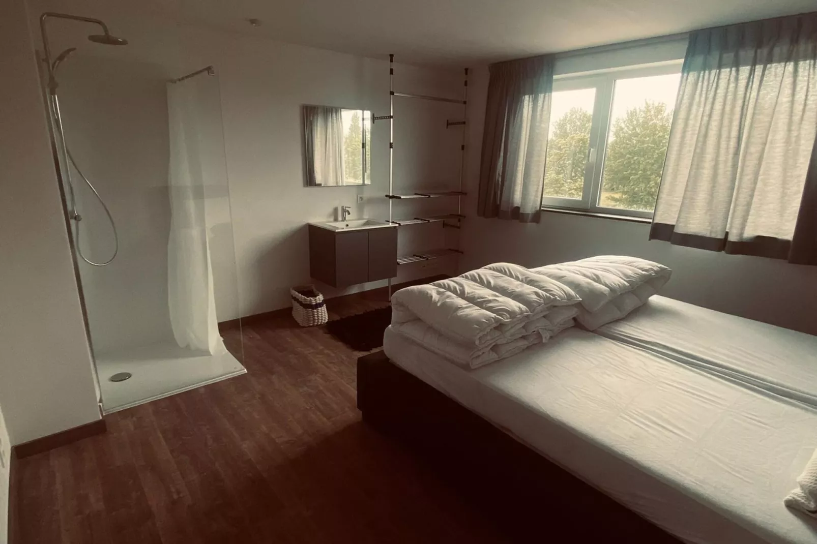 Qualis Tempus-Bedroom