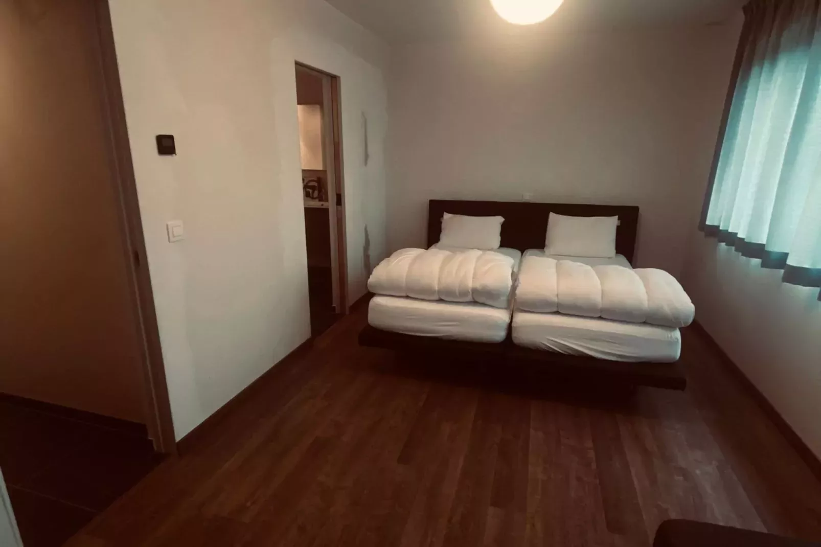 Qualis Tempus-Bedroom
