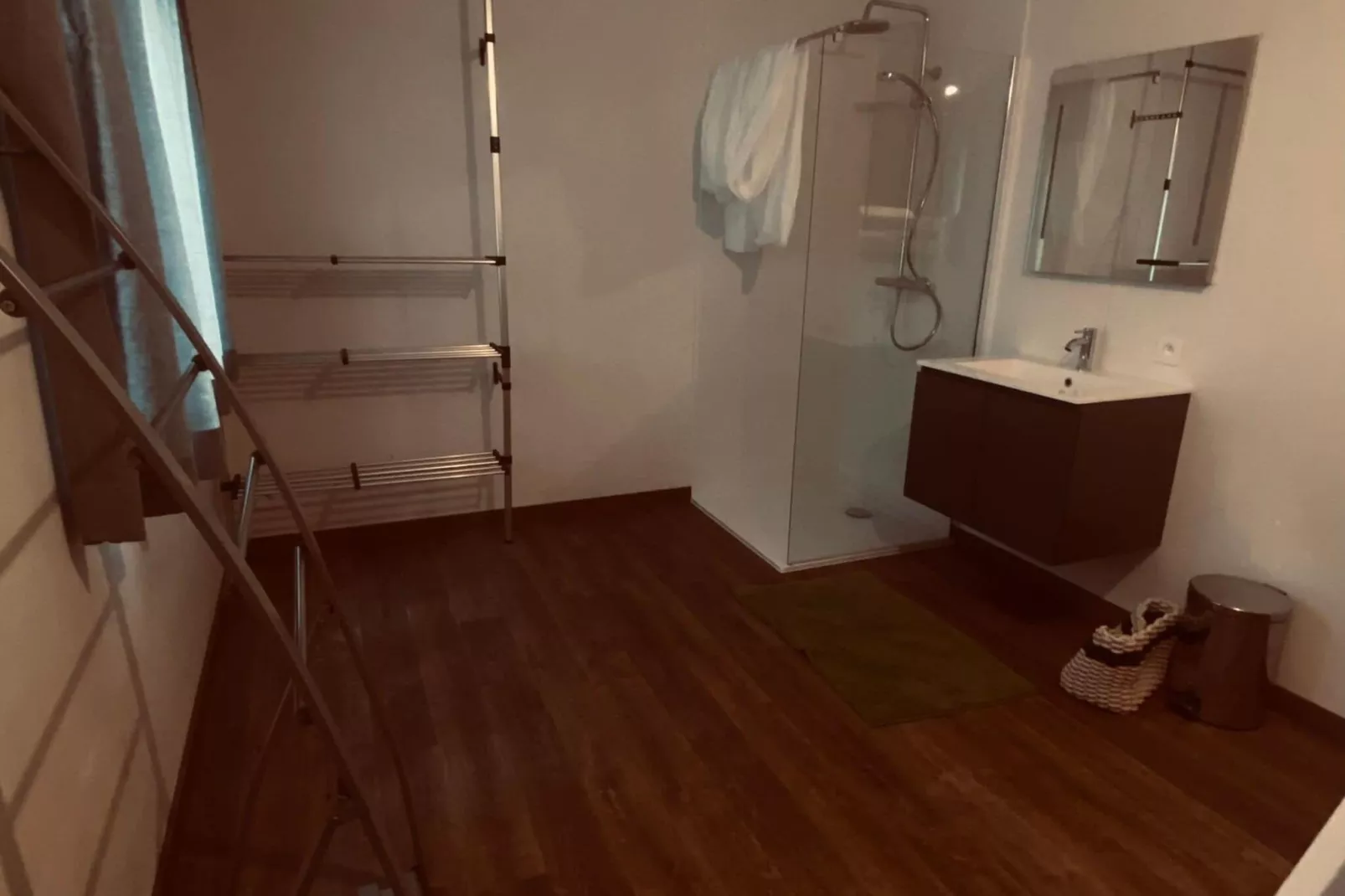 Qualis Tempus-Bathroom