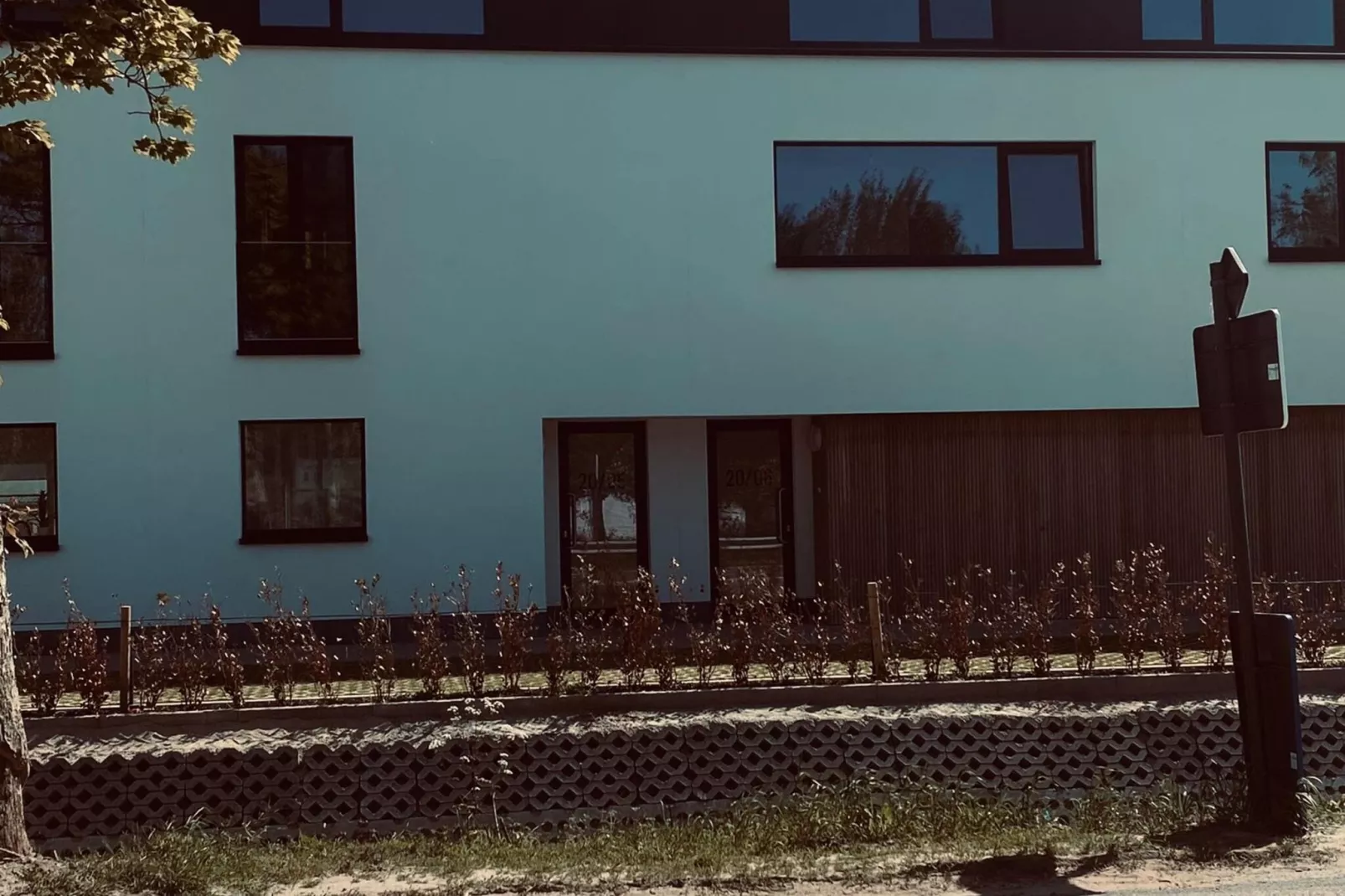 Qualis Tempus-Exterior summer