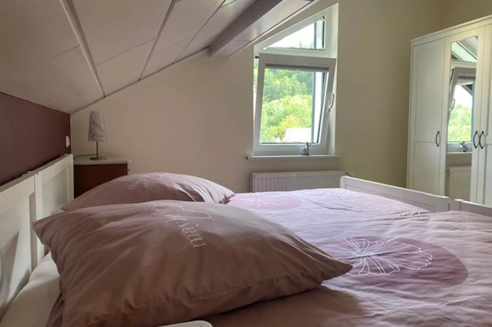 Ferienwohnung  Heinzen Jünkerath-Bedroom