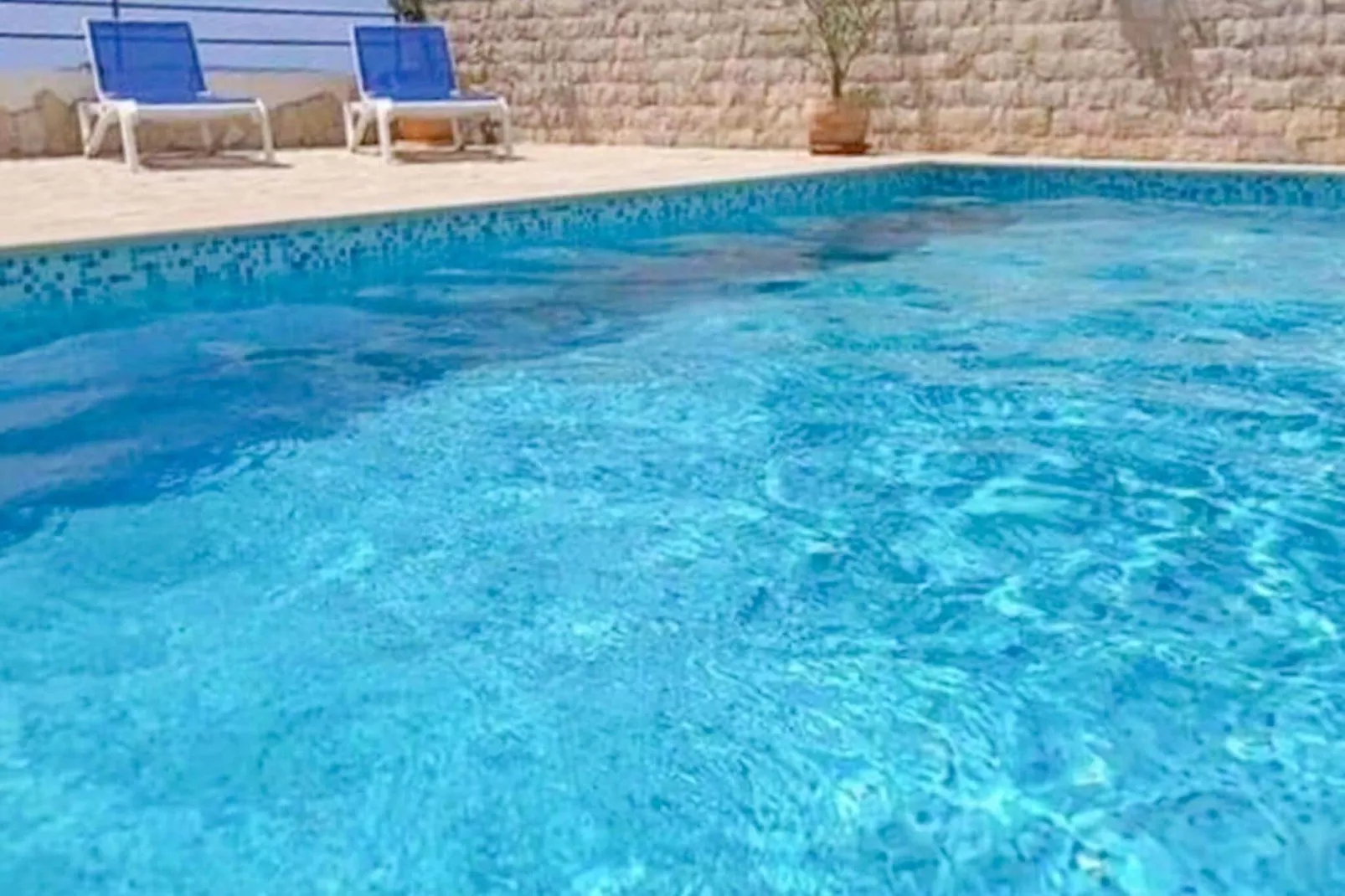 Apt Lake view-Pool