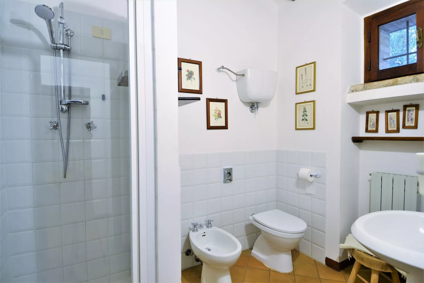 Frantoio 1-Bathroom