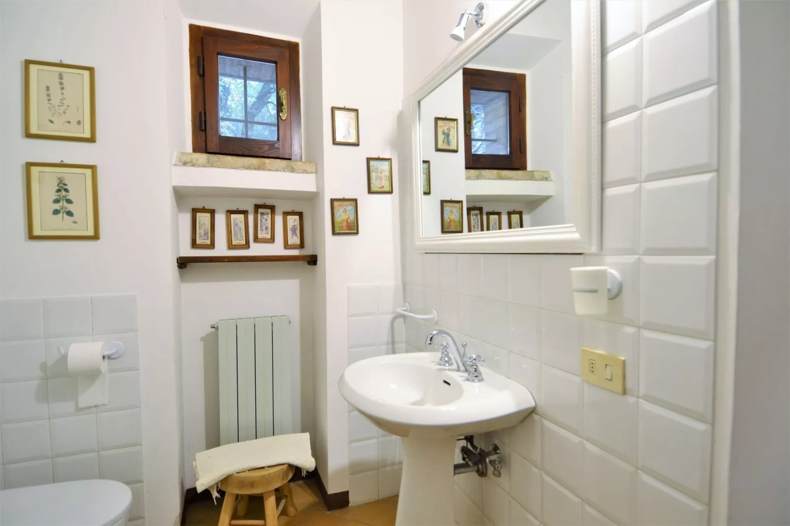 Frantoio 1-Bathroom