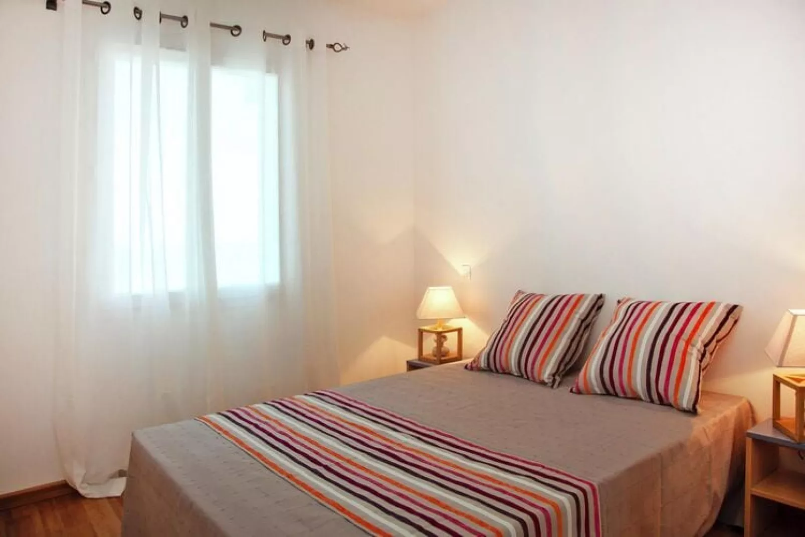 Villa Tyrrenia Rogliano / T2 Terrasse  - de 40 m2 à 44 m2 - VUE CAP-Bedroom