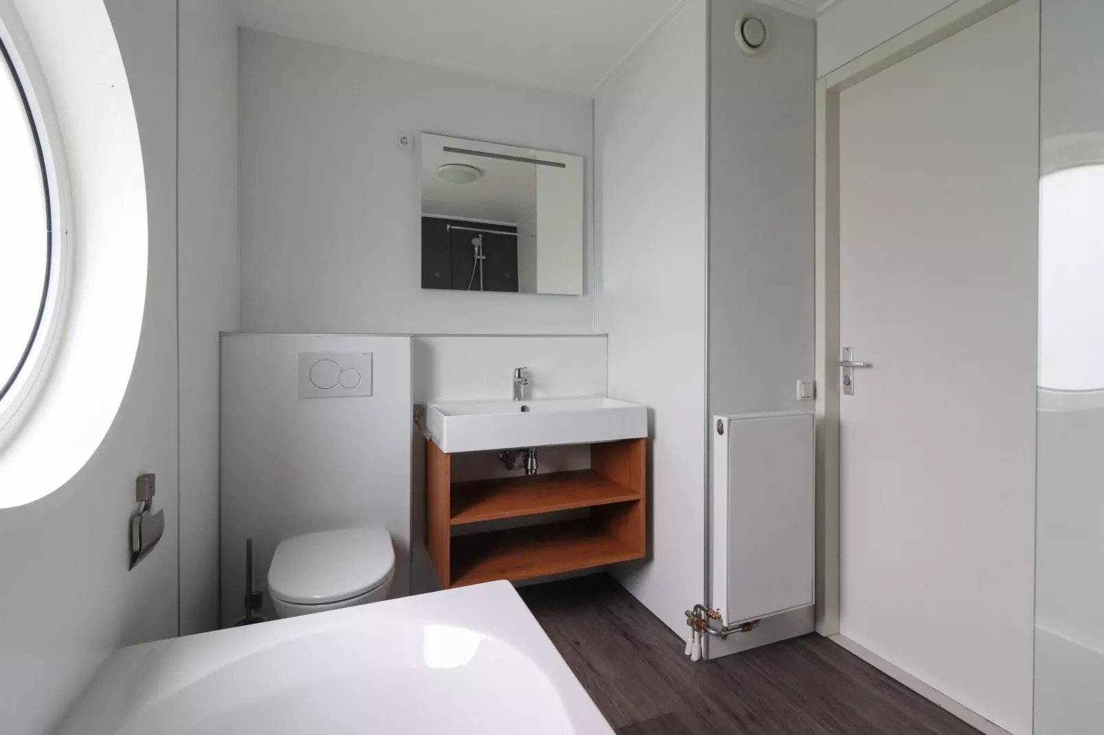 Beach Resort Makkum 28-Bathroom