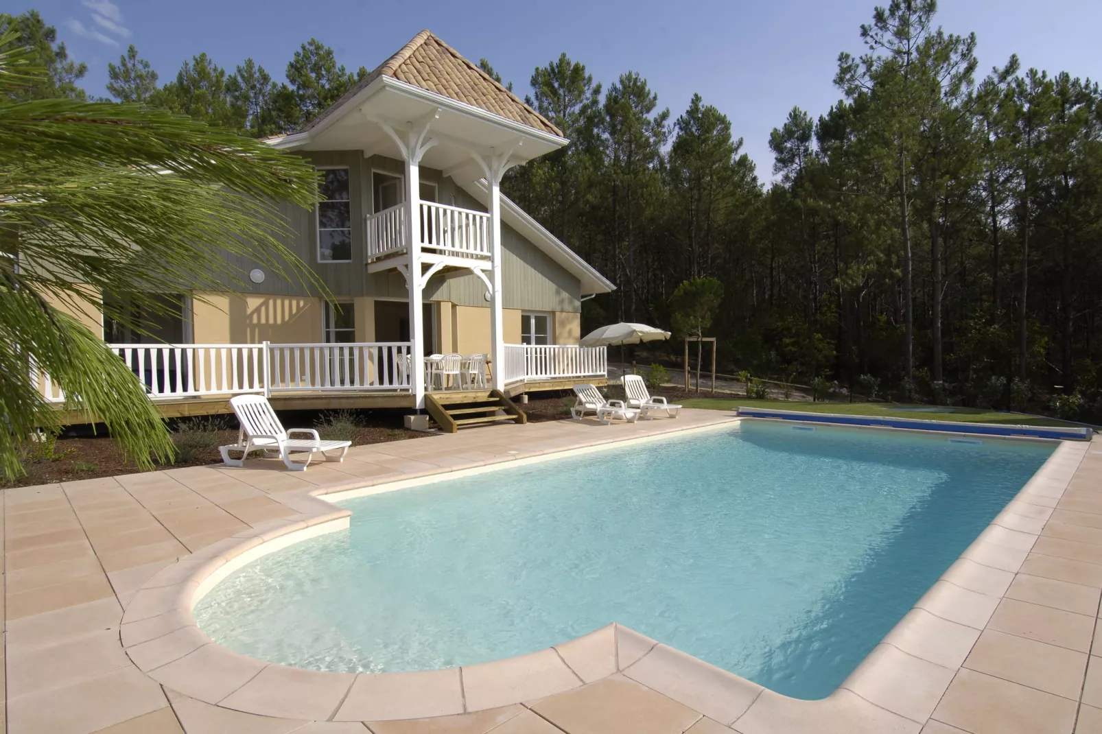 Eden Club 2-Pool