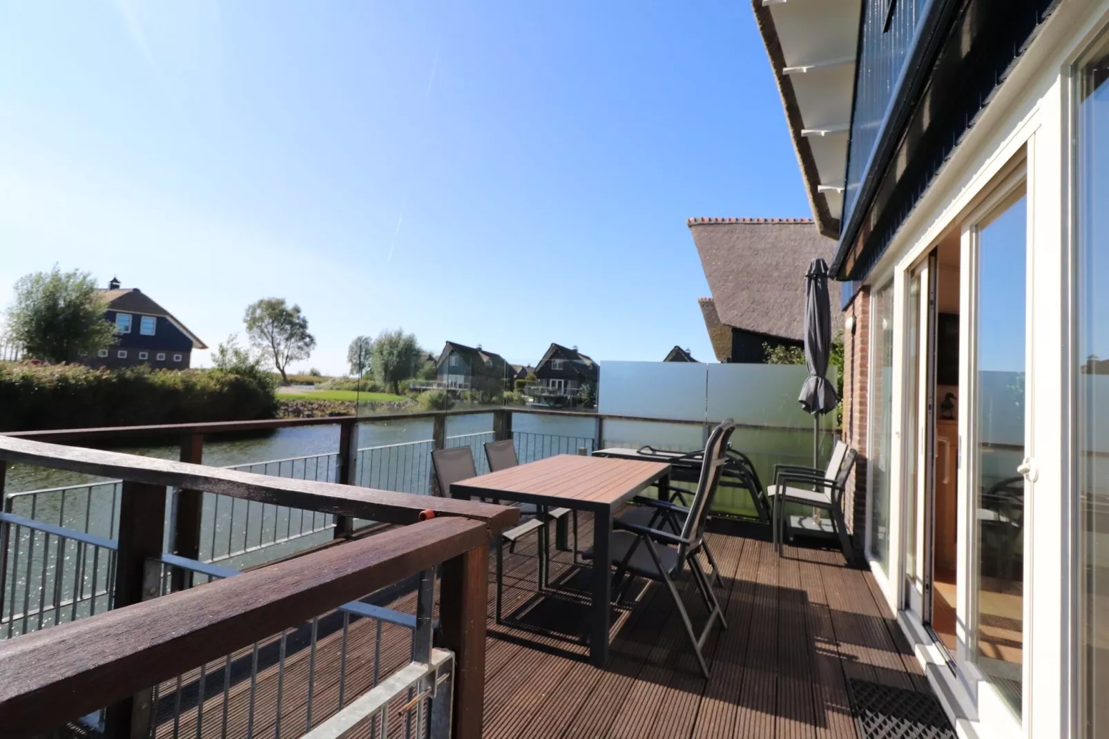 Beach Resort Makkum 33-Terrace balcony