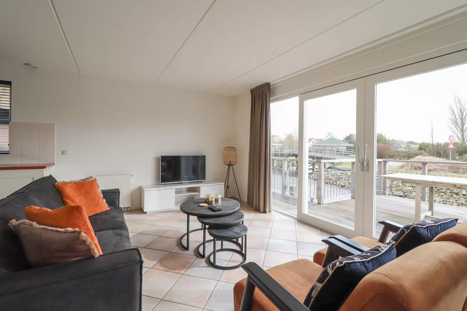 Beach Resort Makkum 34-Living room