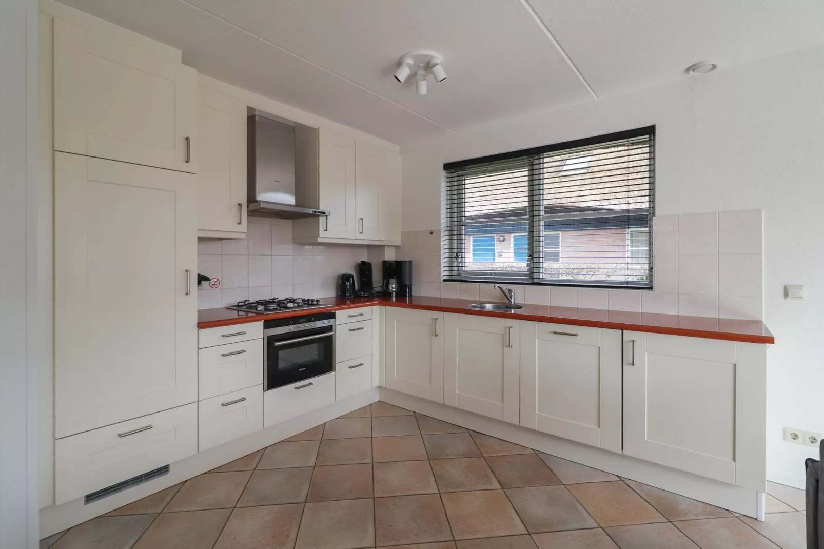 Beach Resort Makkum 34-Kitchen