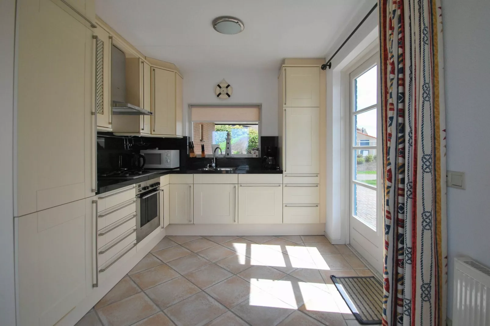 Beach Resort Makkum 35-Kitchen