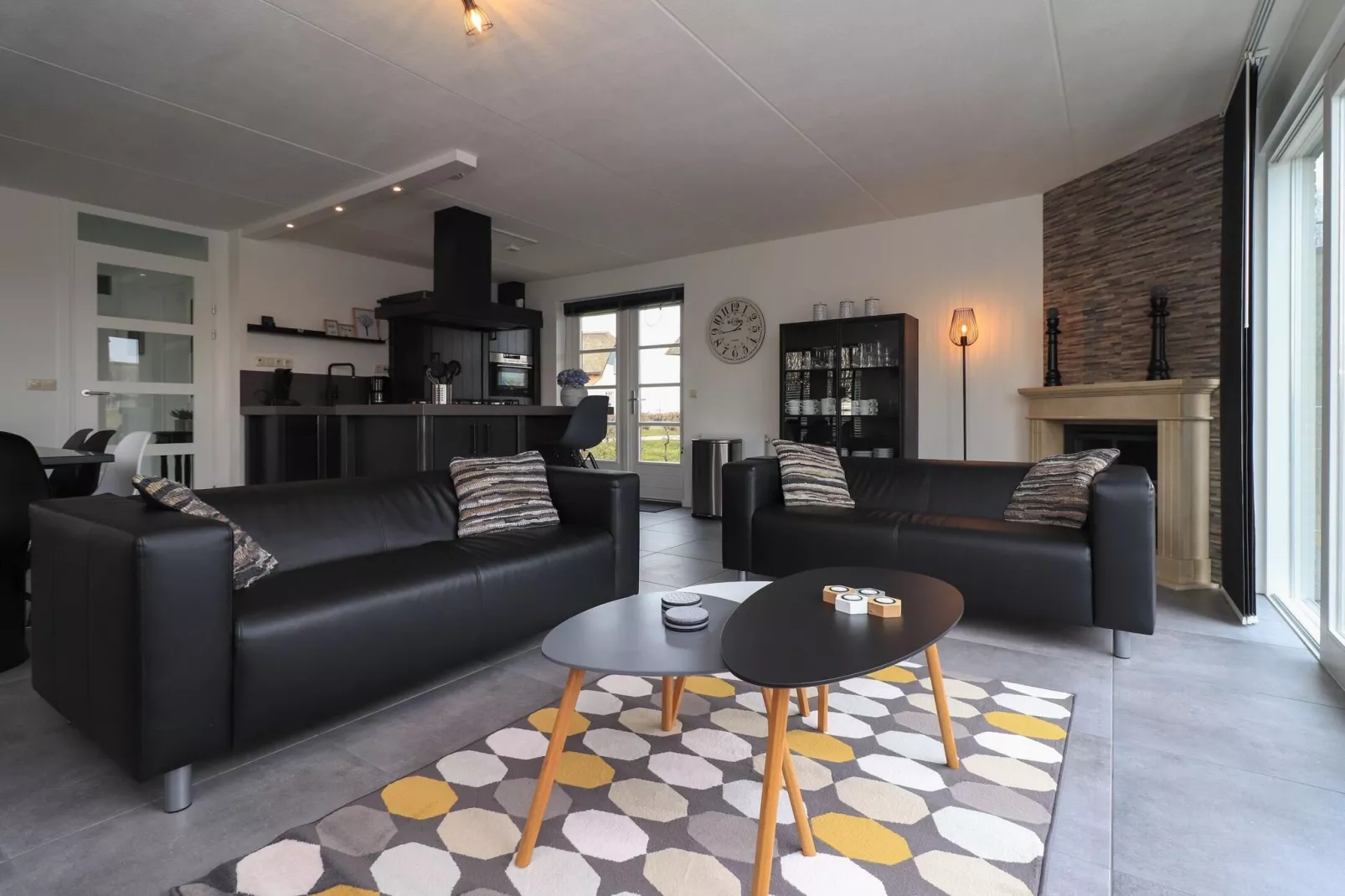 Beach Resort Makkum 36-Living room