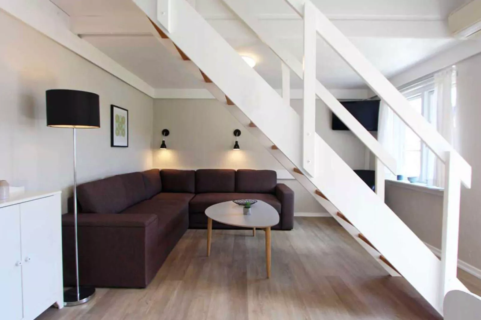 3 room w/seaview-Indoor