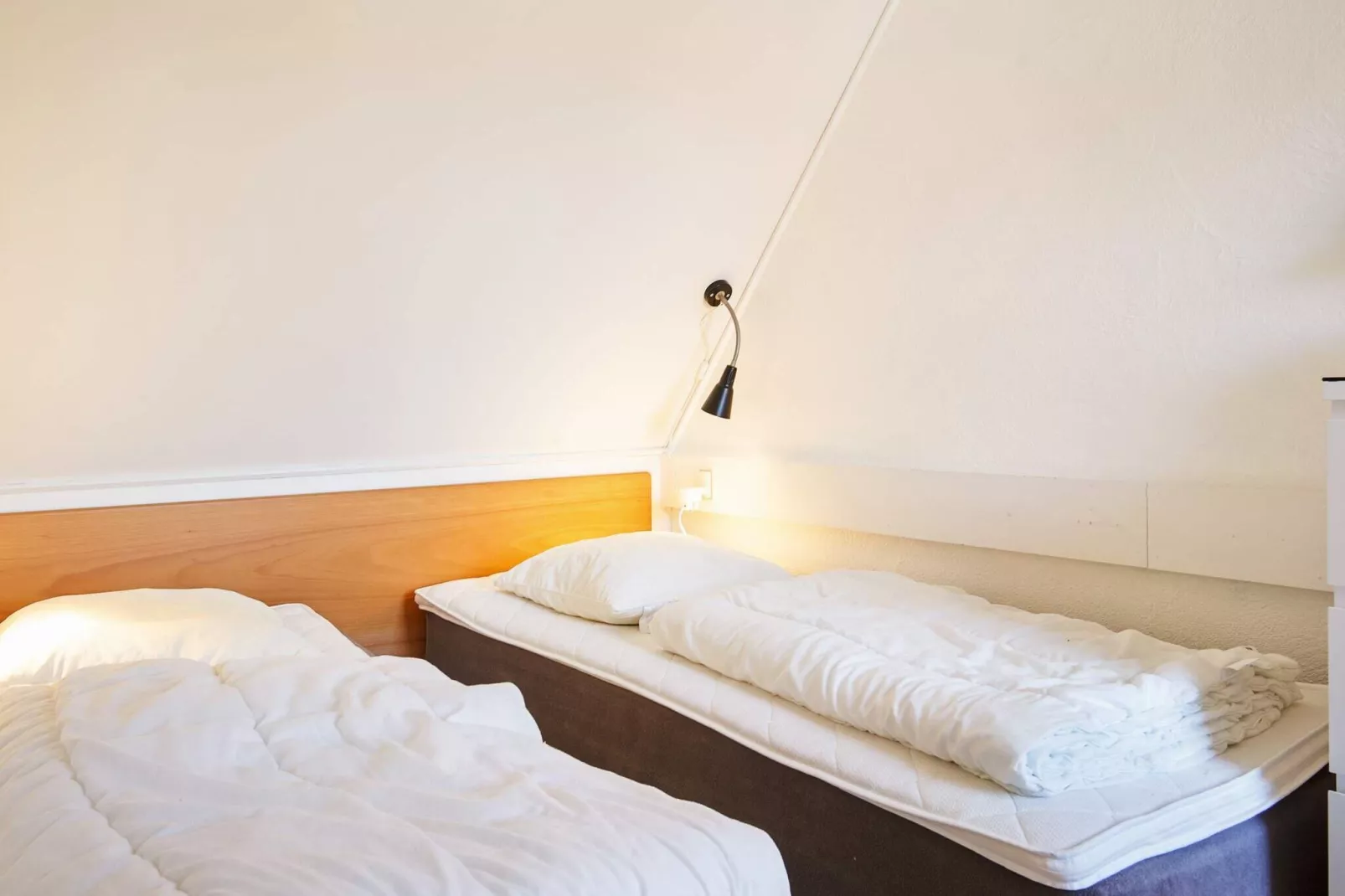 3 room w/seaview-Indoor