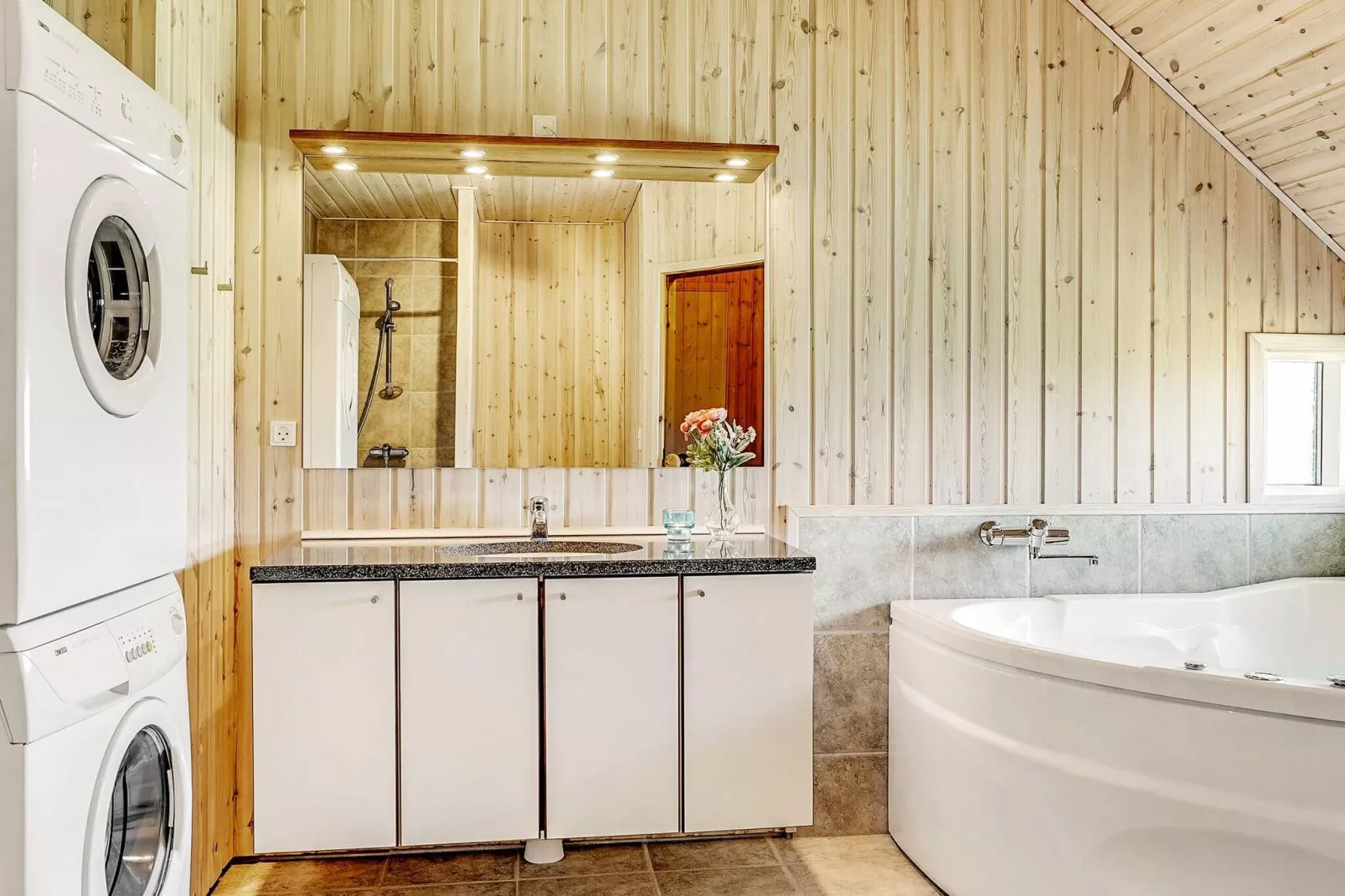 8 person holiday home in Hjørring-By Traum-Spa