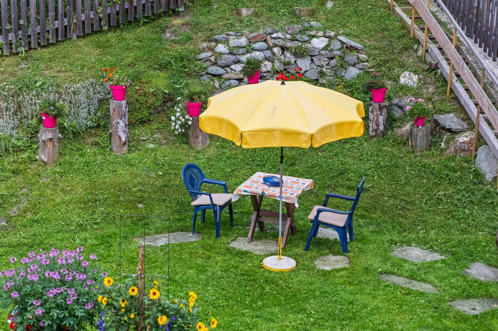 Apartment Nora 1-Gardens summer
