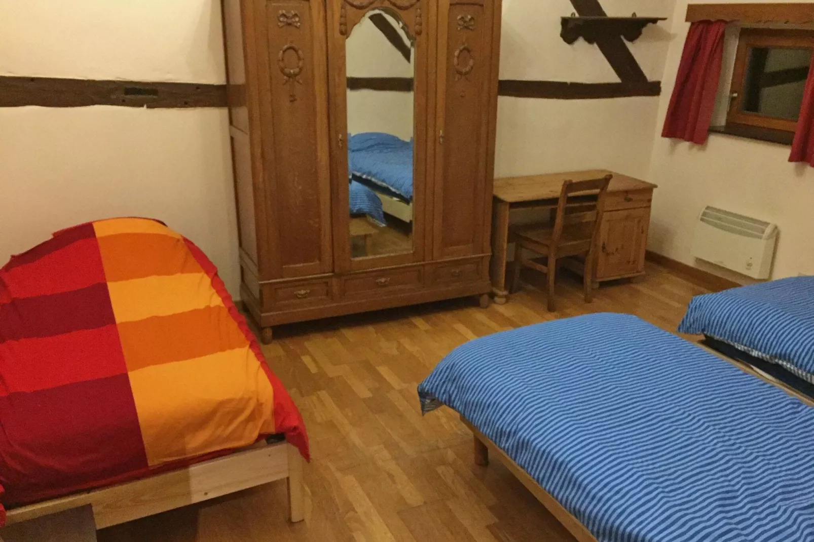 Sommette-Bedroom