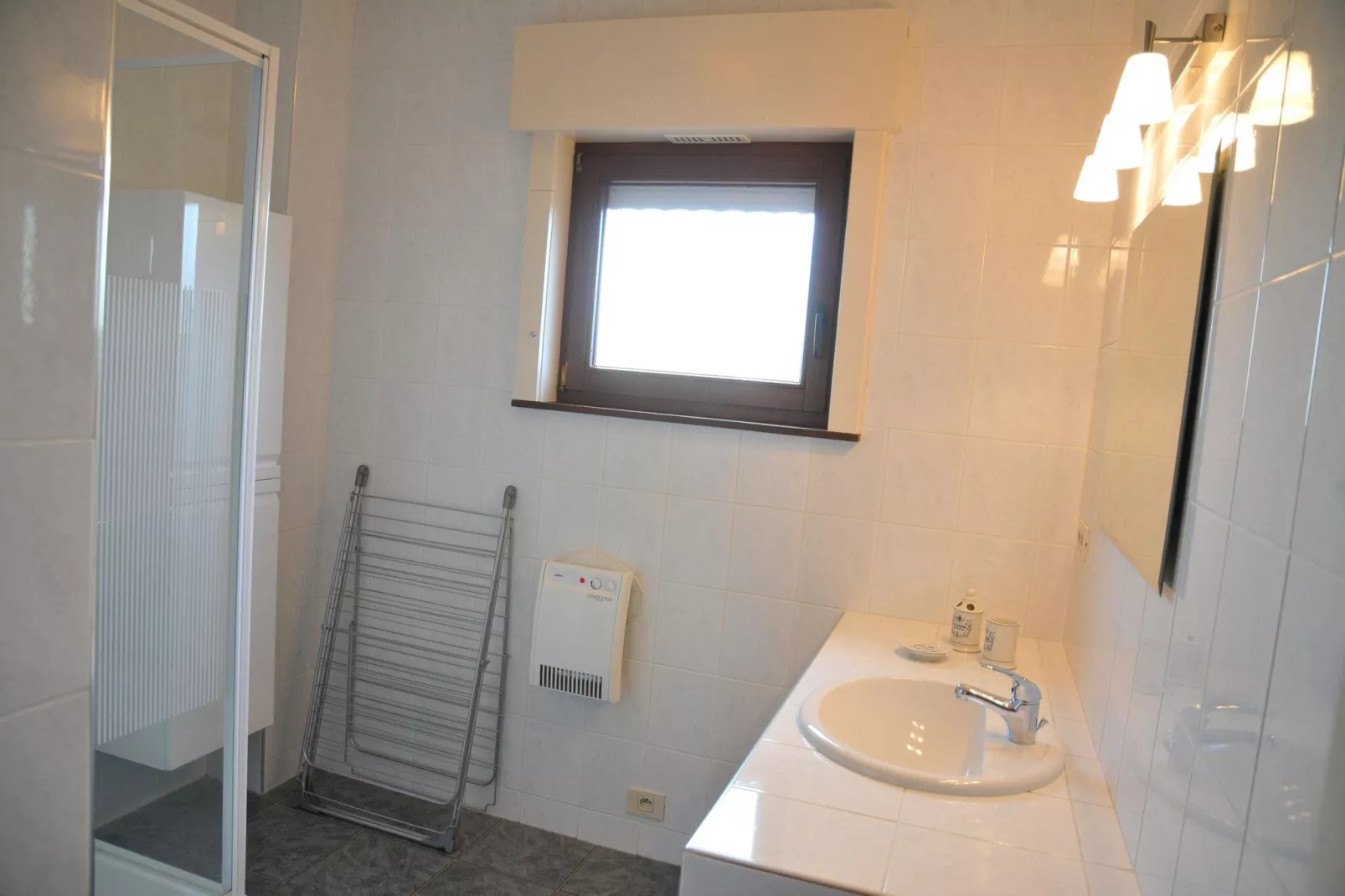 Vue de Rome-Bathroom