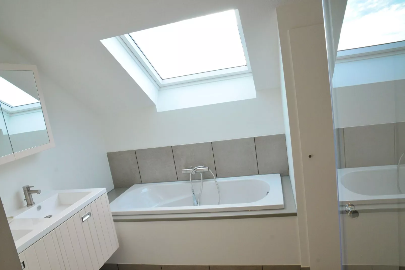 Vue de Rome-Bathroom