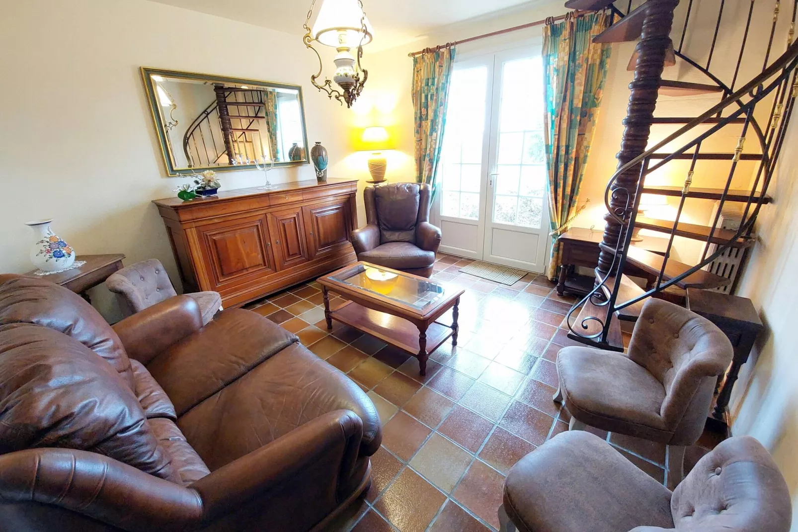 Doppelhaushälfte mit Whirlpool in Sibiril-Living room