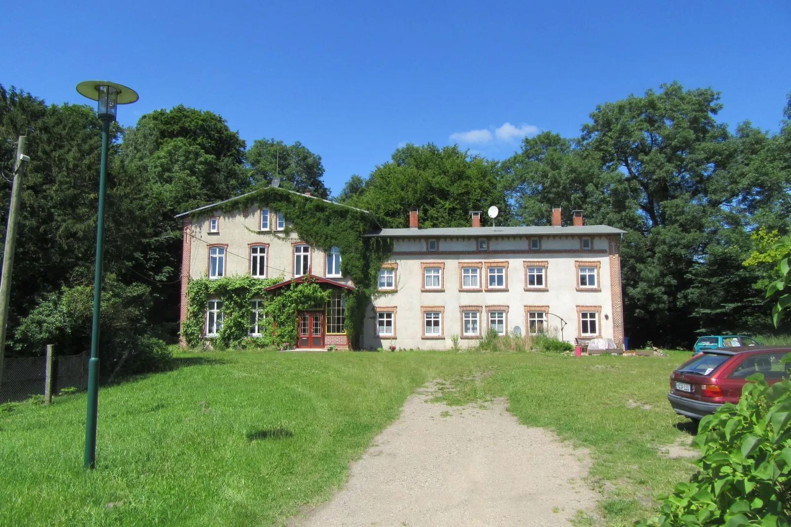 Wohnen im Gutshaus-Exterior summer