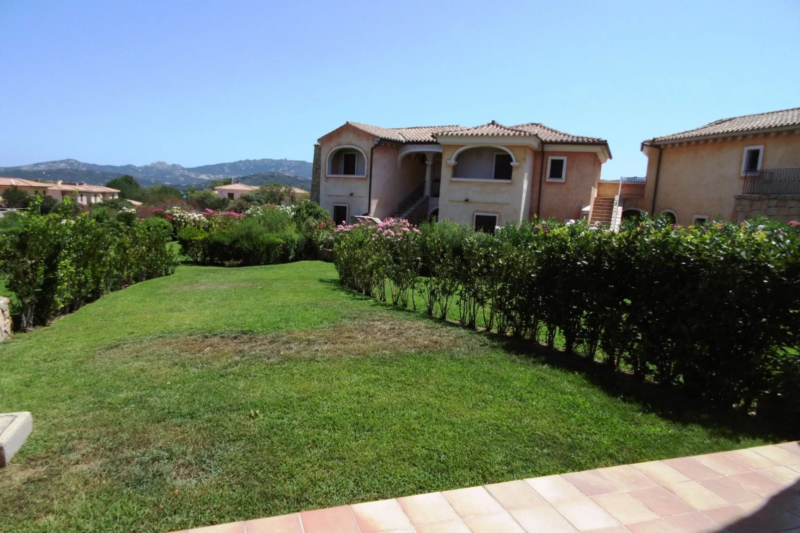 Apartment I Meridiani L13  4 T Lu Titimbaru  Cannigione-Gardens summer