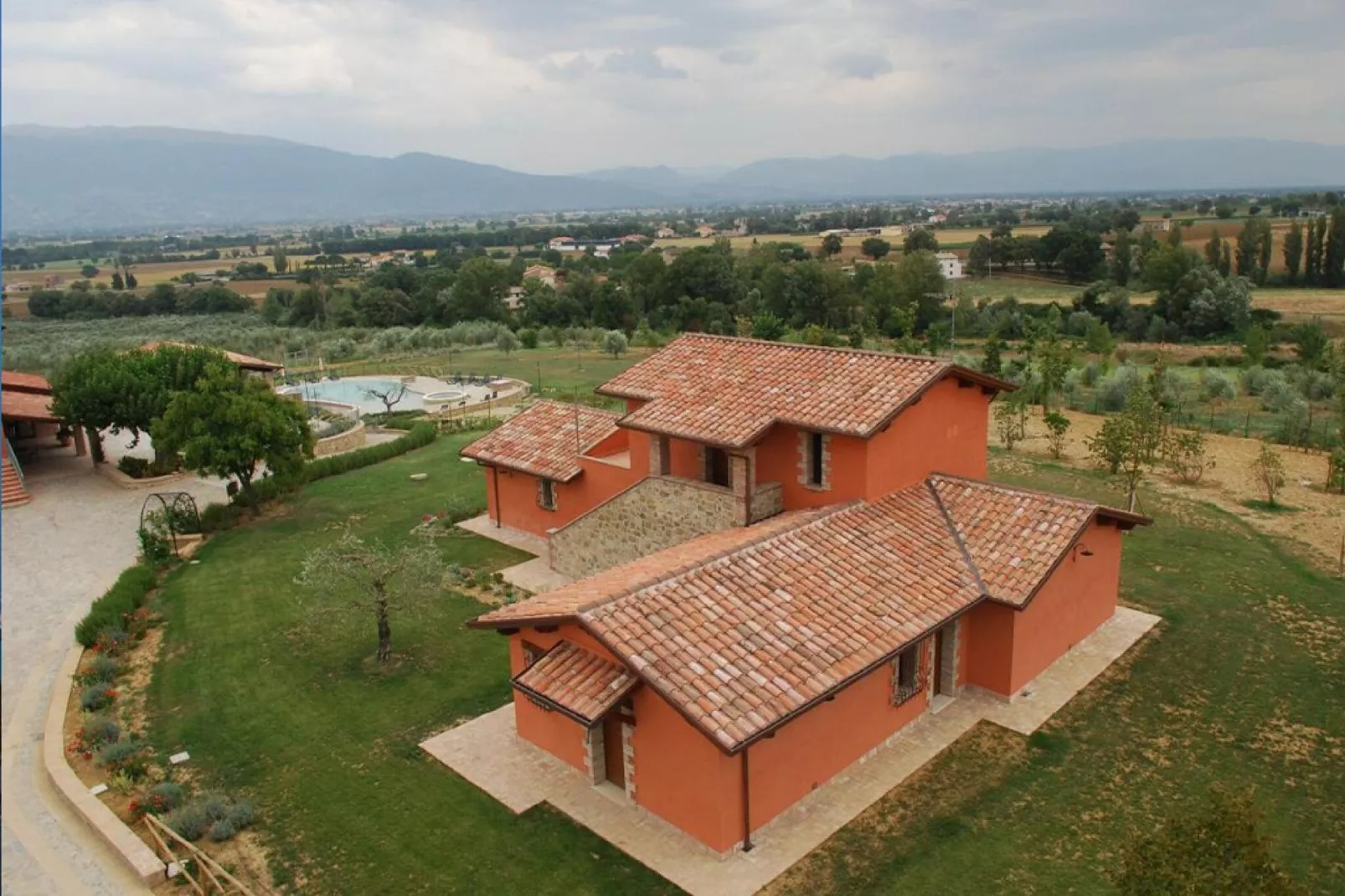 Perugino - Bilo 4 Montefalco-Gardens summer