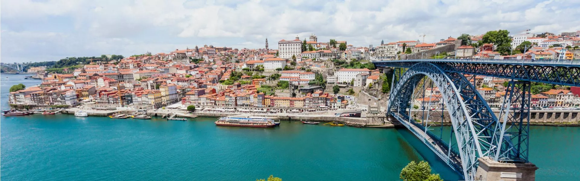 Looking to rent a holiday home, cottage, or villa in Porto?